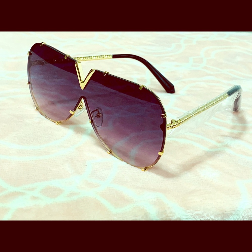🔥NWT🔥 Hot Selling Fashion Sunglasses For Women